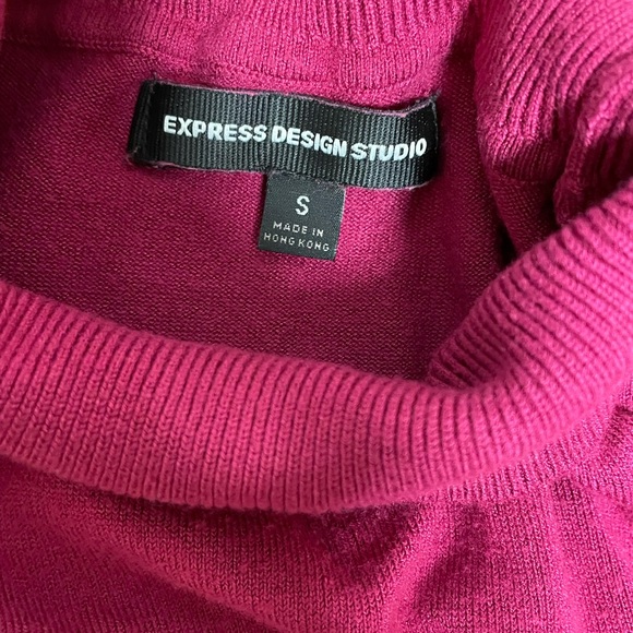 Pink Women’s turtleneck short sleeve sweater blouse. Express Design Studio. Sz S - Picture 3 of 3